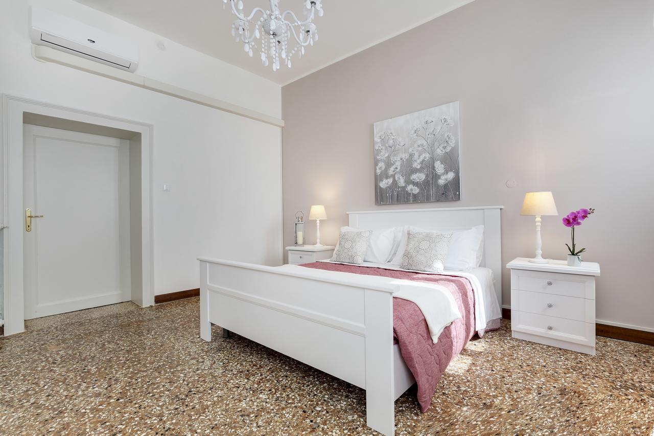 Accademia Opera Deluxe By Wonderful Italy Apartment Venesia Bagian luar foto